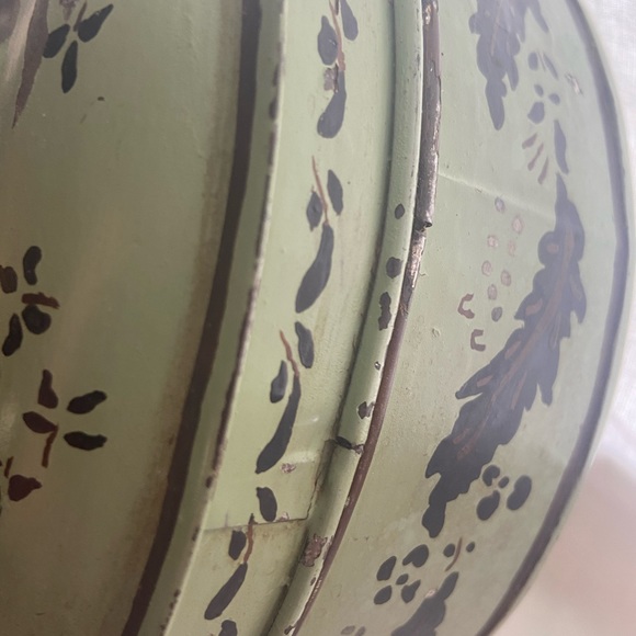 Vintage green tin with lid - Picture 5 of 8